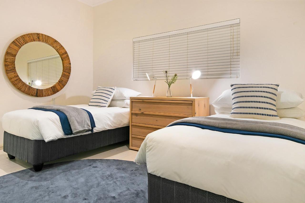 Luxury Serviced Mountain Villa In Constantia ケープタウン エクステリア 写真
