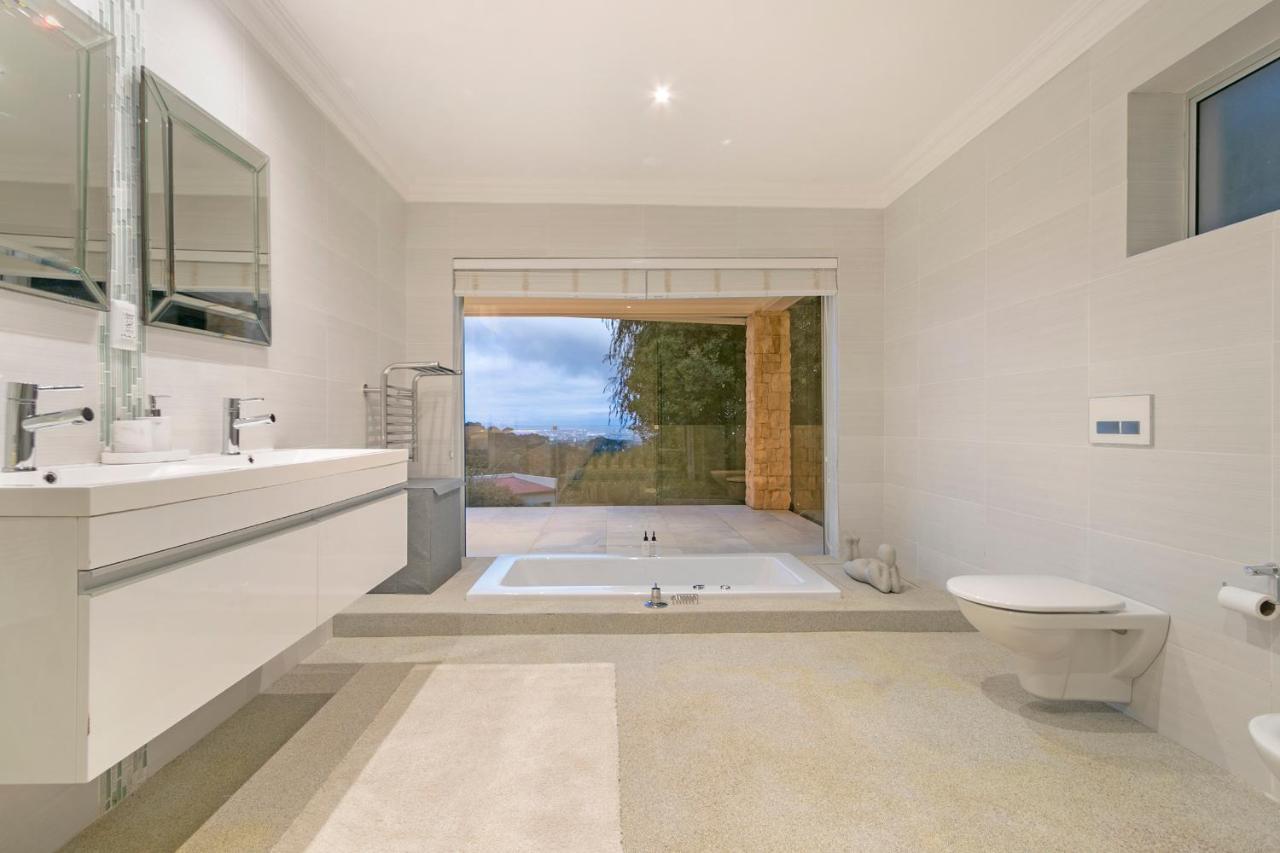 Luxury Serviced Mountain Villa In Constantia ケープタウン エクステリア 写真