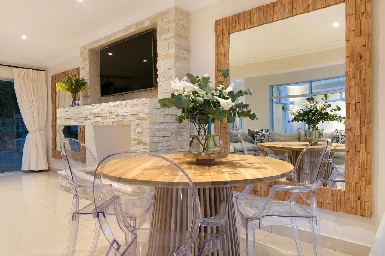 Luxury Serviced Mountain Villa In Constantia ケープタウン エクステリア 写真