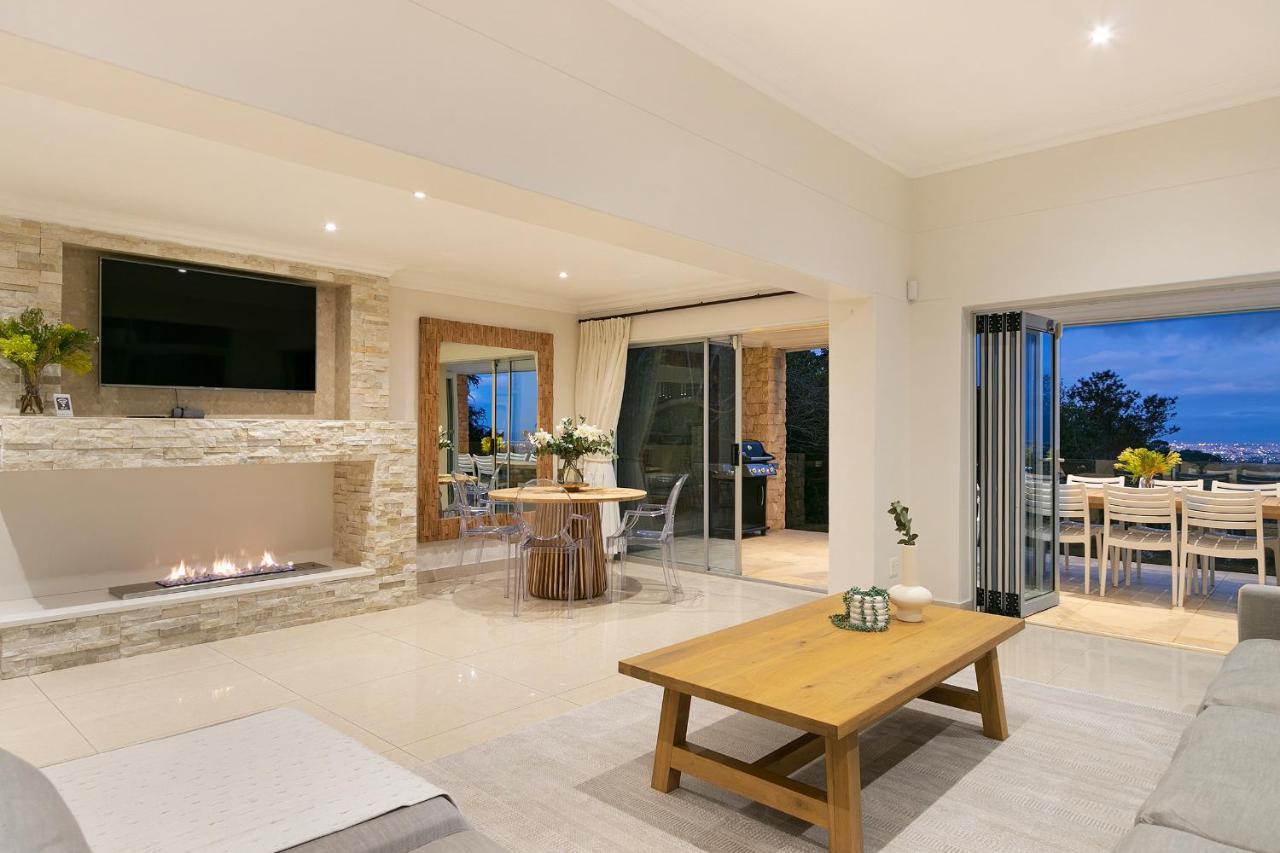 Luxury Serviced Mountain Villa In Constantia ケープタウン エクステリア 写真