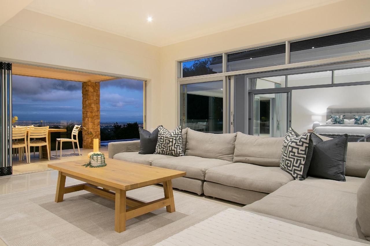 Luxury Serviced Mountain Villa In Constantia ケープタウン エクステリア 写真